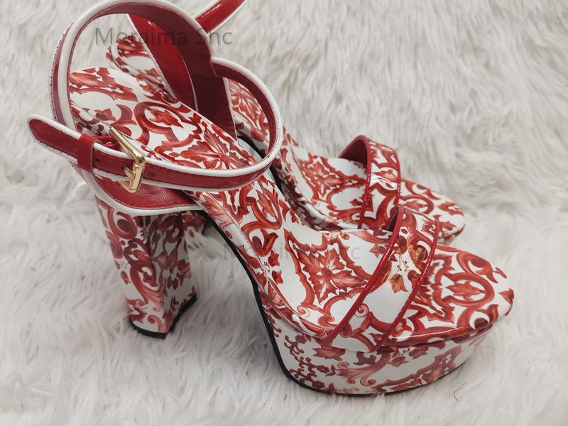 여성용 청키 힐 샌들, 블루 및 화이트 도자기 샌들,  - Women'S Shoes Navy Blue 리뷰 및 가격