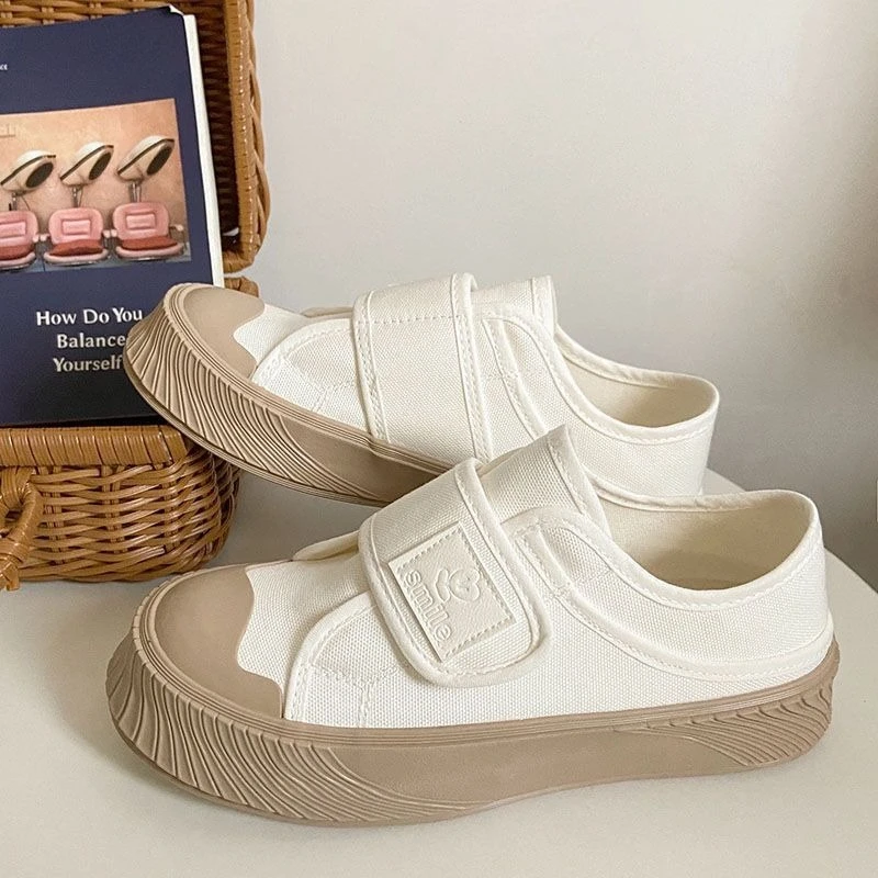 여름 필수템 통기성 메쉬 화이트 스니커즈 벨크로 클로저 - Women Shoes Must Have 리뷰 및 가격